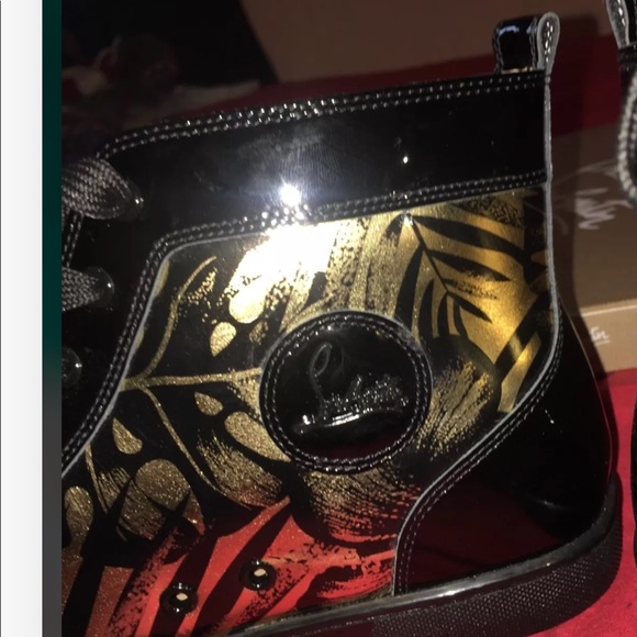 Comment below up to a size 15 - Picture 8 of 8